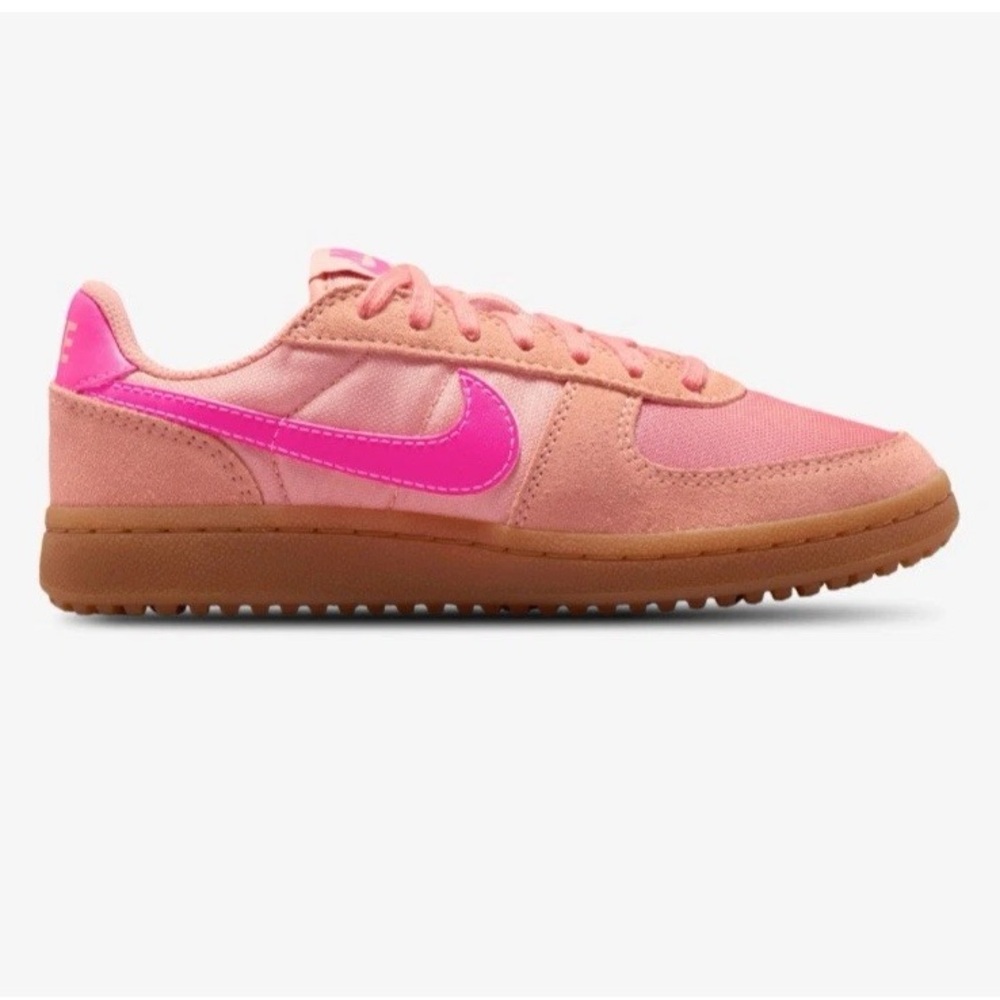 Nike field general grade school boys sneakers Sz 7 (unisex)